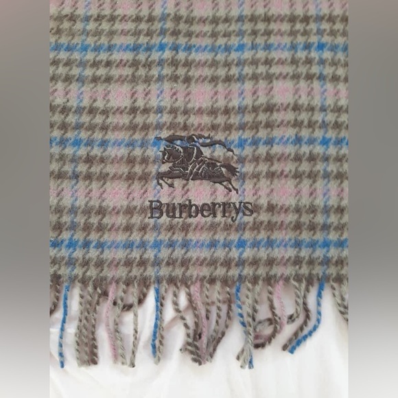 Burberry Shawl/Blanket - Picture 6 of 13